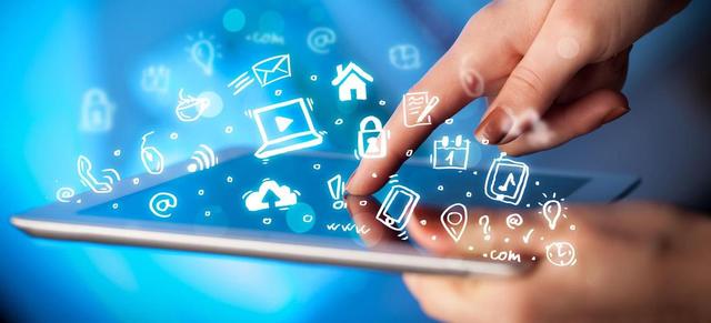 互联网平台进行商品销售,在线支付,物流配送等服务,为消费者提供方便